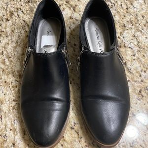 Black dress shoes